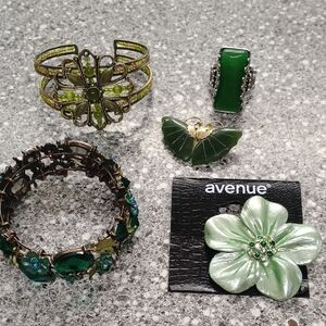 Green and Silver Jewelry Set